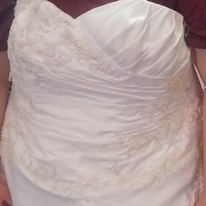 Plus size wedding dress